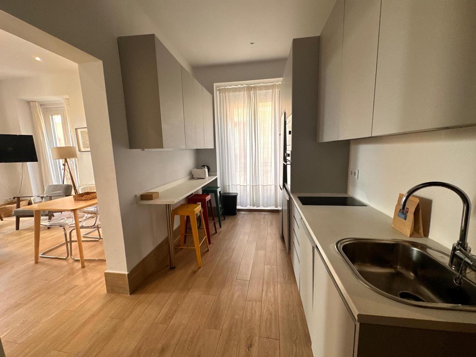 Amazing 3Bd 3Bth With 9 Balconies By Madrid4You Apartments Bagian luar foto