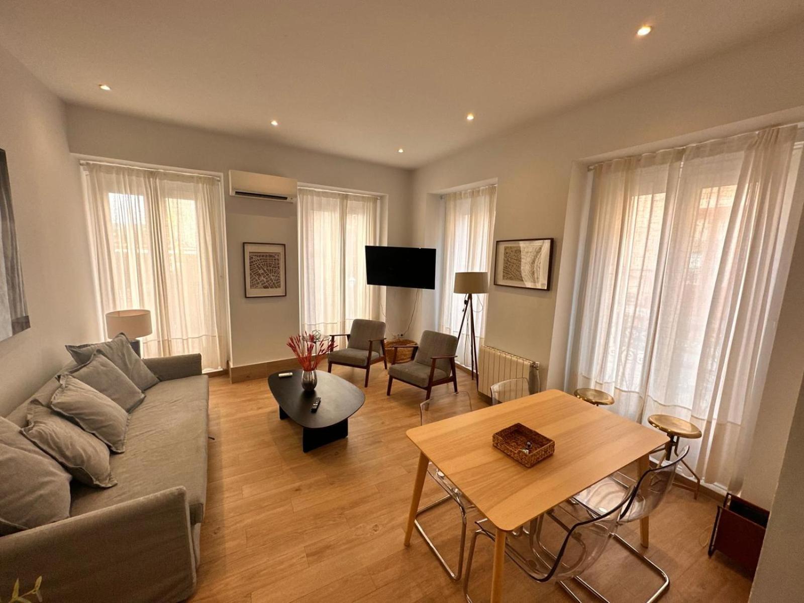 Amazing 3Bd 3Bth With 9 Balconies By Madrid4You Apartments Bagian luar foto