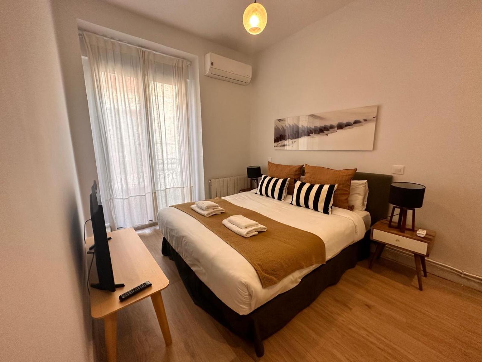Amazing 3Bd 3Bth With 9 Balconies By Madrid4You Apartments Bagian luar foto
