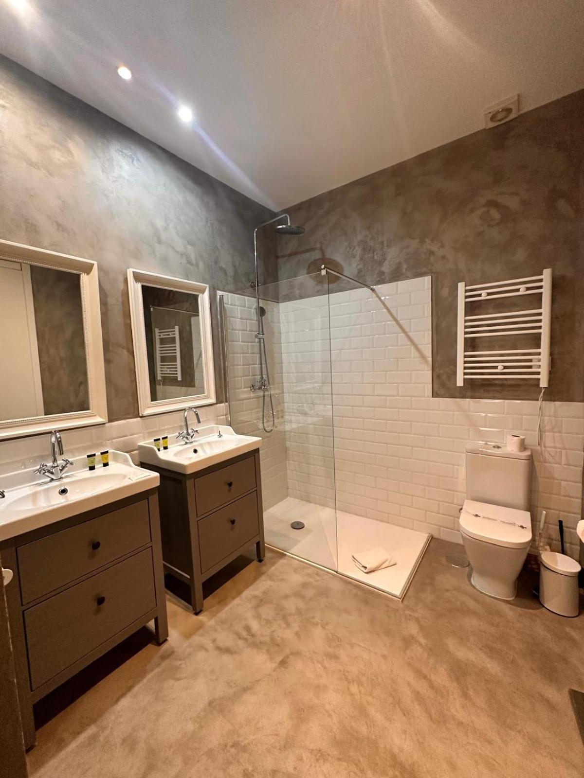 Amazing 3Bd 3Bth With 9 Balconies By Madrid4You Apartments Bagian luar foto